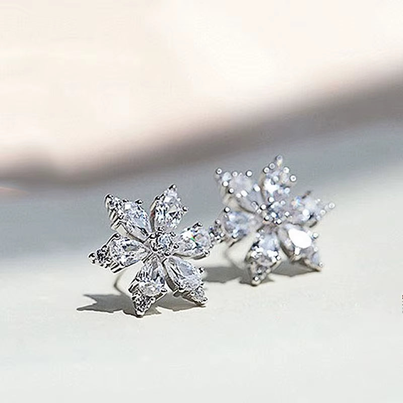 New Earrings Simple Snowflake Flower Diamond Zircon Stud Earrings All Match Slimming Student Earrings