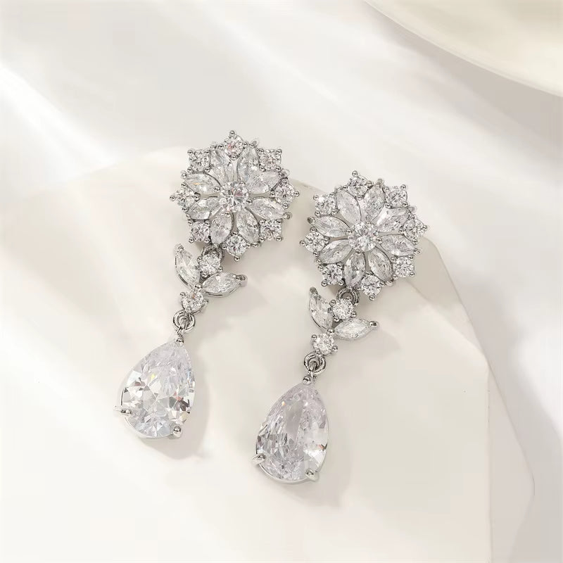 Elegant Sterling Silver CZ Emerald Wedding Party Prom Earrings for Bride