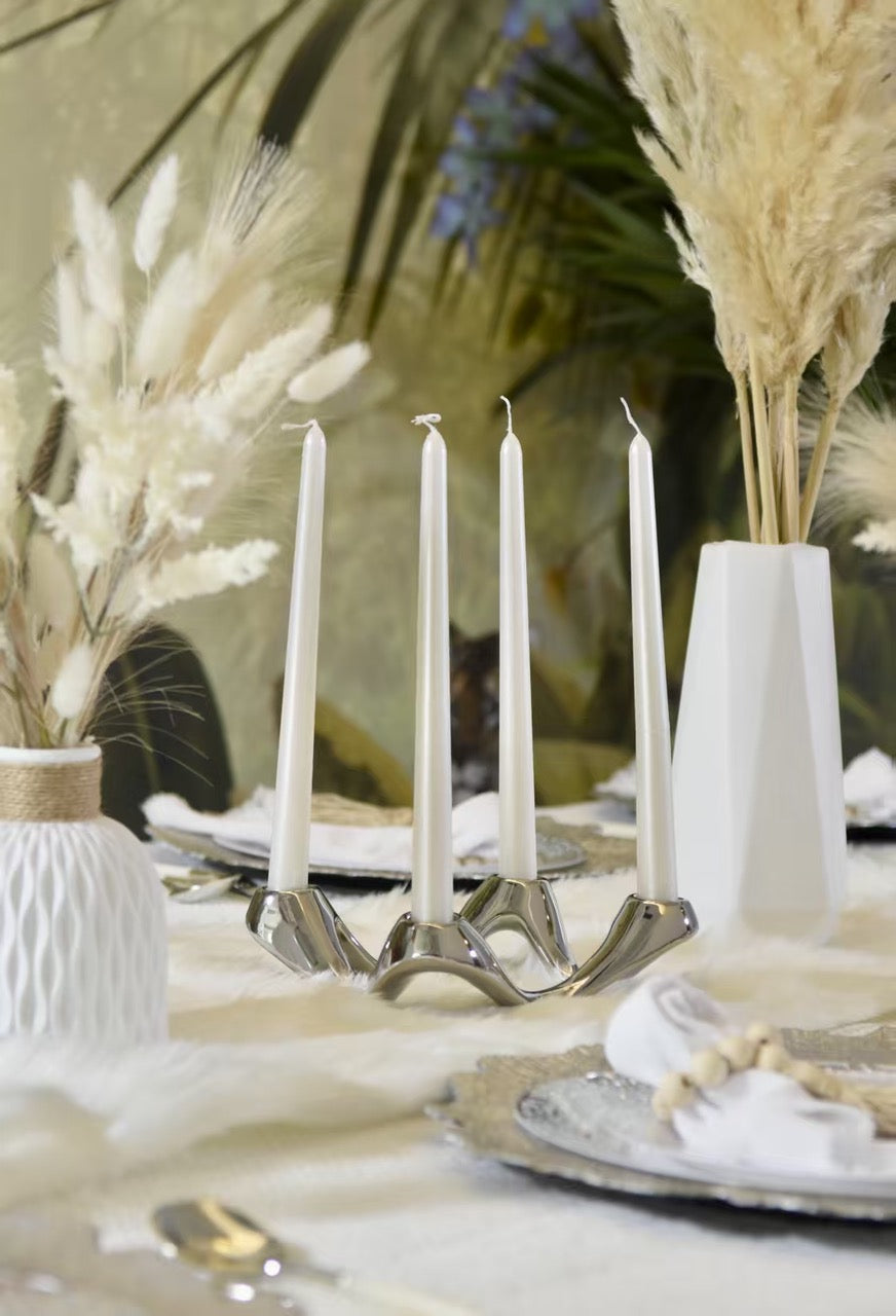 Winter White Shabbat Chattan Tablescape- Setting for 12