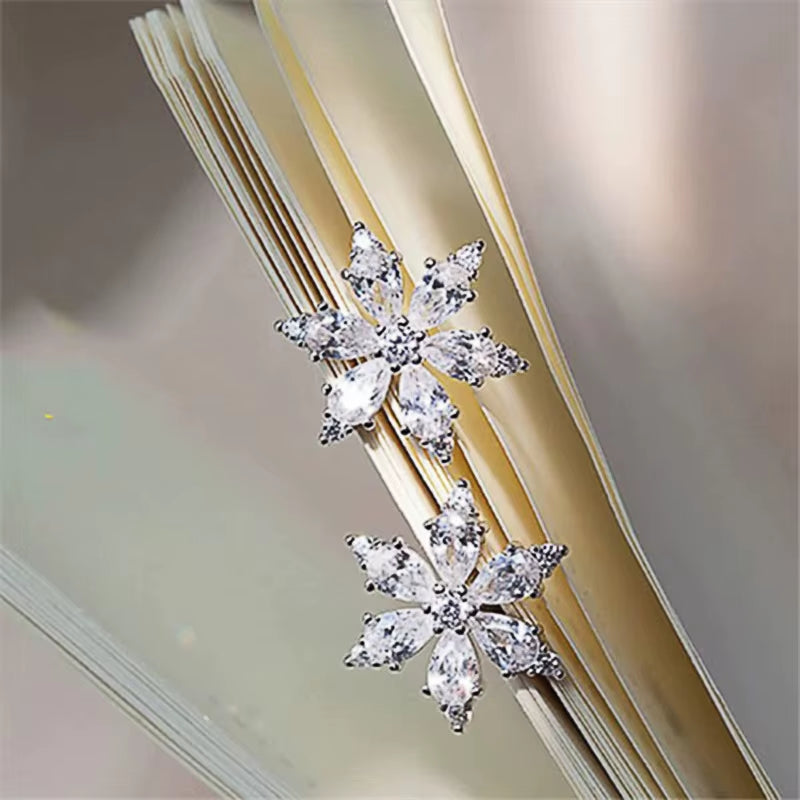 New Earrings Simple Snowflake Flower Diamond Zircon Stud Earrings All Match Slimming Student Earrings