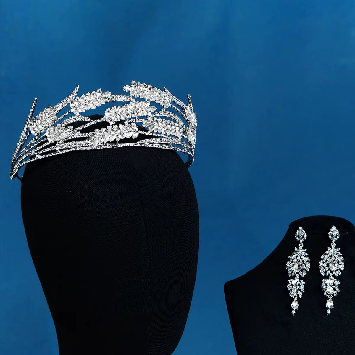 Vintage Court Bridal Tiara Crown Earrings Set Rhinestone Crown Earrings Are Highly Recommended as Wedding Accessories