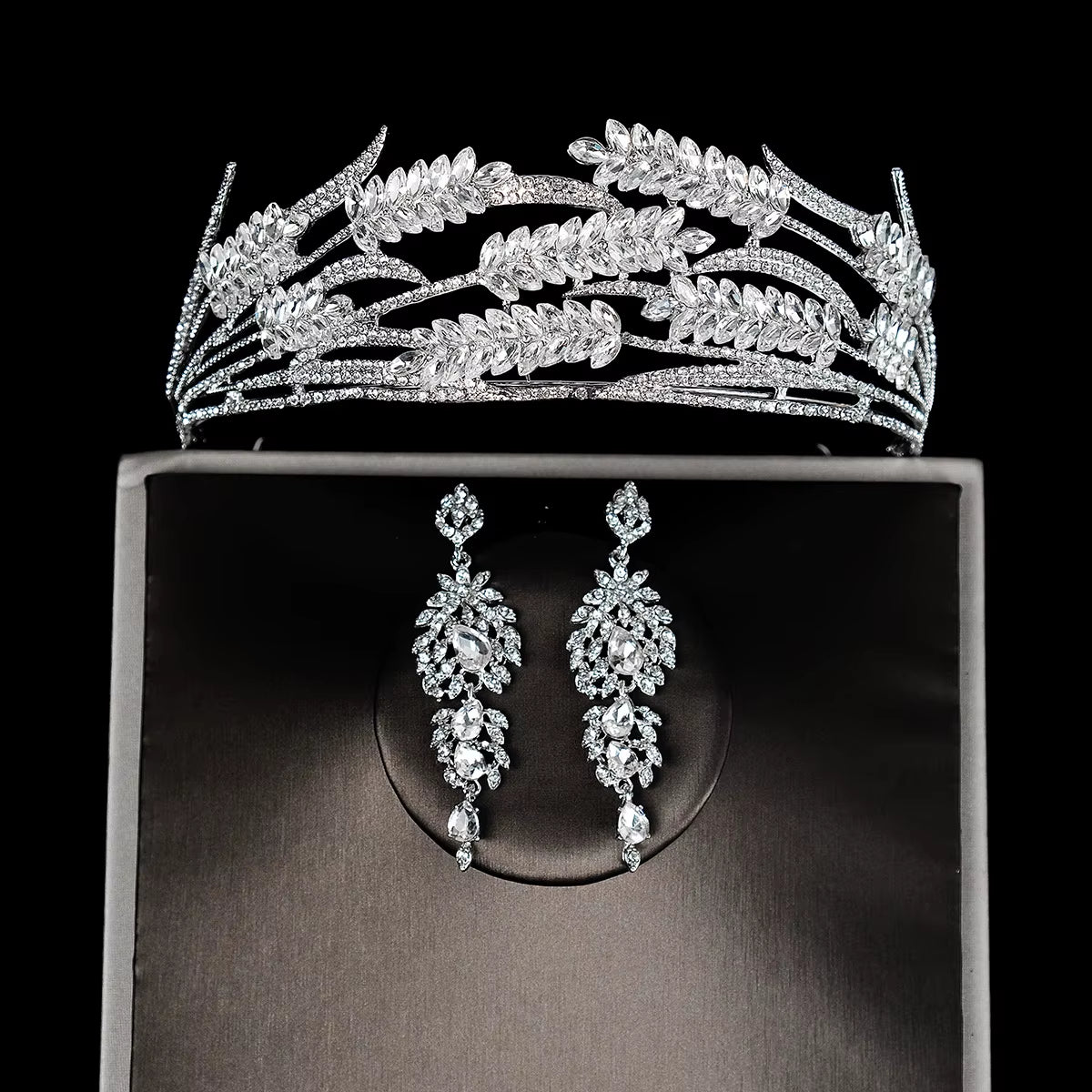 Vintage Court Bridal Tiara Crown Earrings Set Rhinestone Crown Earrings Are Highly Recommended as Wedding Accessories