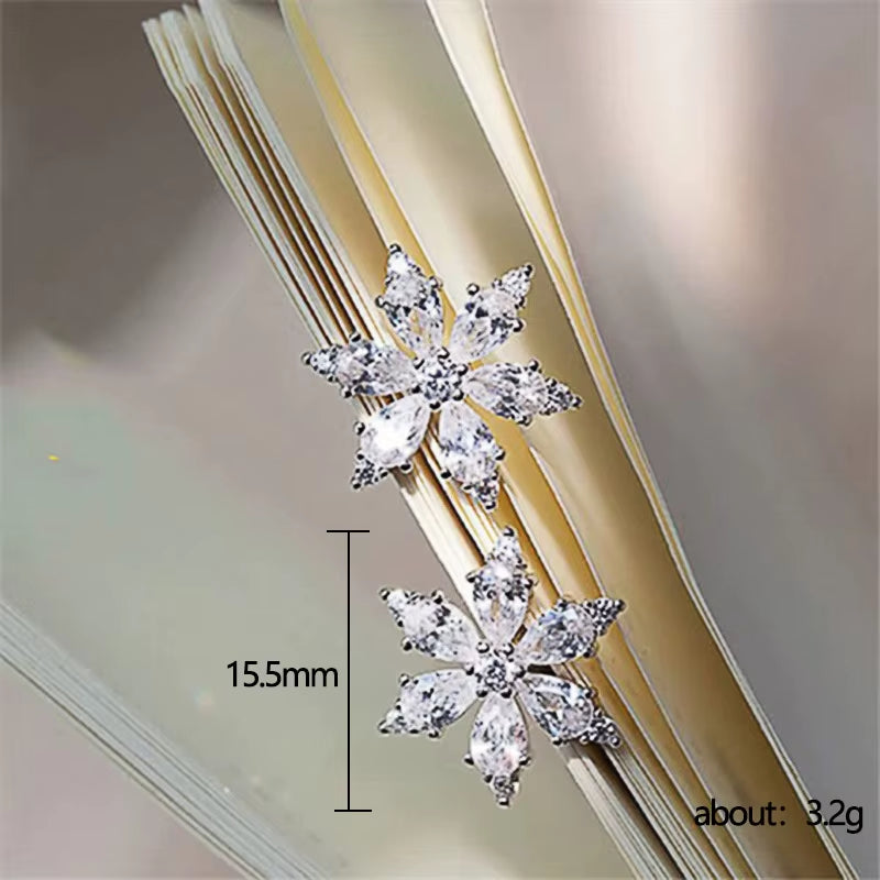 New Earrings Simple Snowflake Flower Diamond Zircon Stud Earrings All Match Slimming Student Earrings